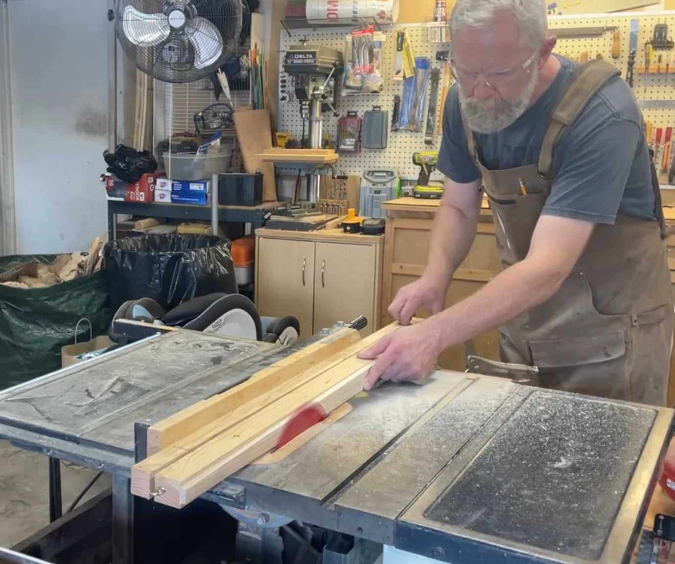 3 Shop Jigs for Laminated Bows - Shop Manual